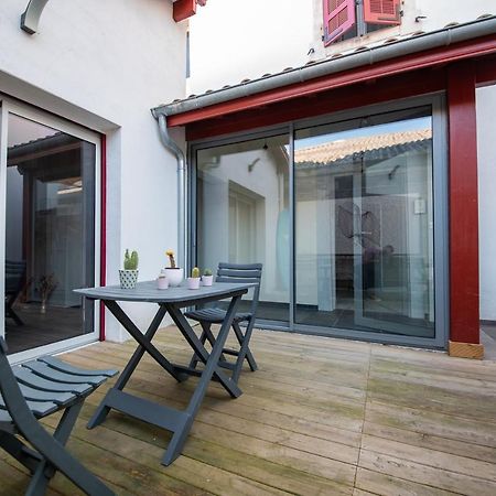 Du Large Apartment Bayonne Exterior photo